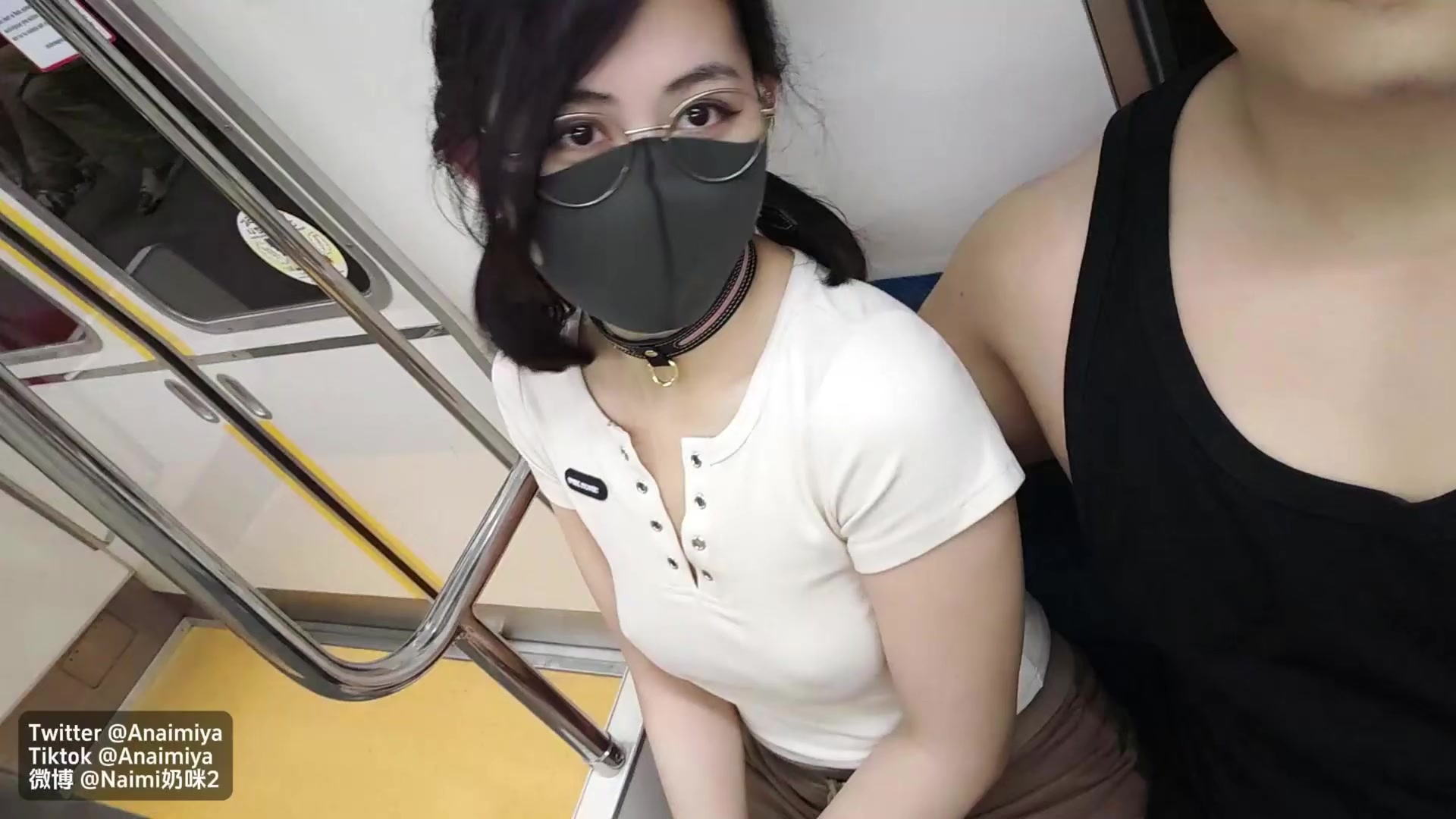 房东的玩物，不穿内衣逛街任务福利姬『奶咪』劲爆完美身材波涛胸涌超嫩小穴